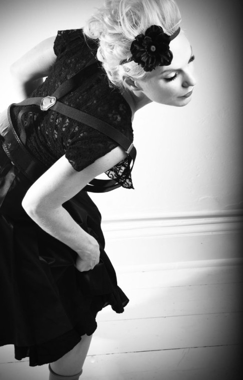 Boudoir Fashion Photography, Film Noir Photoshoots, Black and White portraiture, Sussex, Uk, Michelle Nyulassie